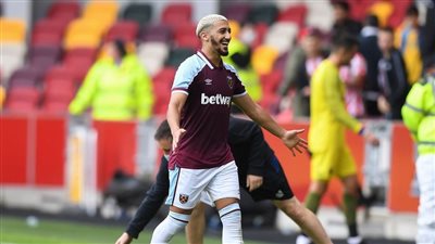 الجزائري بن رحمة ينافس على جائزة لاعب الشهر في الدوري الإنجليزي