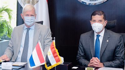 رئيس هيئة الاستثمار يبحث مع السفير الهولندي سبل زيادة التعاون بين البلدين