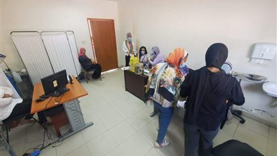 تطعيم الطلاب والعاملين وهيئة التدريس بلقاح كورونا في الجامعة المصرية الصينية