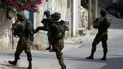 حاميها حرميها.. امرأة تهدد بتفجير نفسها بمصرف في إسرائيل