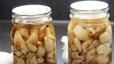 4 طرق مختلفة لحفظ الثوم المقشر لفترات طويلة