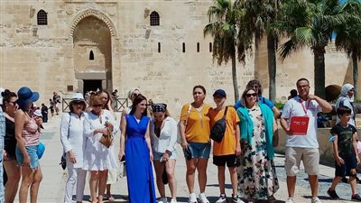 السياحة تبدأ استقبال رحلات السائحين بميناء الإسكندرية