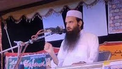 لحظة وفاة داعية باكستاني أثناء إلقائه محاضرة في مدينة لاهور