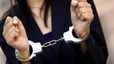 «طعنتها بشوكة».. قرار مفاجئ من النيابة بشأن المتهمة بقتل والدتها في بدر