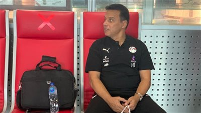 البدري يدرس الدفع بثلاثي وسط دفاعي أمام الجابون 