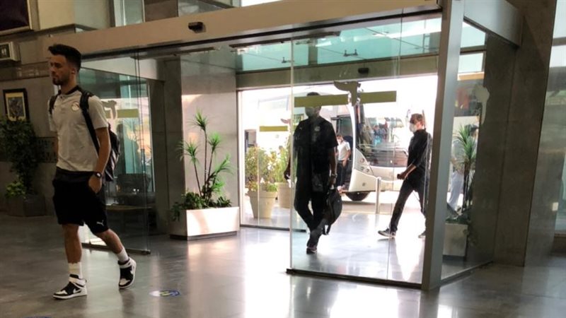 بعثة المنتخب بمطار