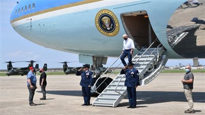 بايدن يقيم الأضرار بمدينة نيو أورلينز في أعقاب الإعصار إيدا | صور