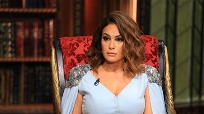 حبها لسائق موتوسيكل وانفصال والديها.. أسرار في حياة هند صبري |فيديو 