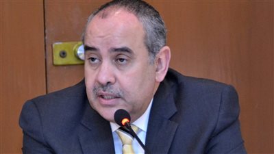 الوقائع المصرية تنشر قرار وزير الطيران بتخفيضات الهبوط بالمطارات 