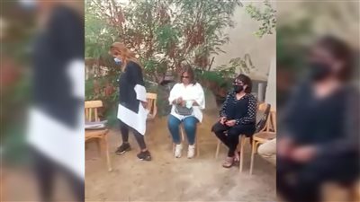 شاهد | عائلة محمود الجوهري تزور قبره في ذكري وفاته التاسعة 