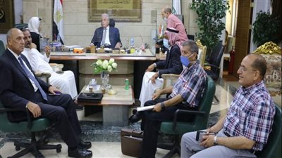 محافظ جنوب سيناء يصدق على إنشاء 116 بيتا بدويا بـ7 تجمعات بطابا