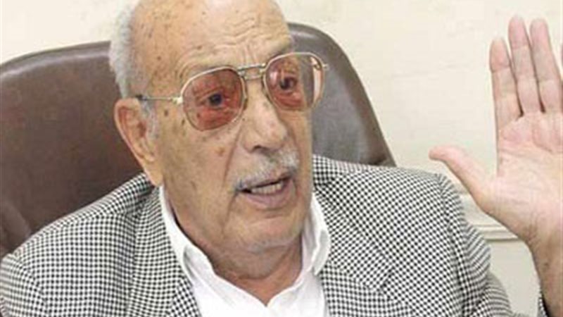 الكاتب أحمد حمروش