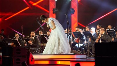 شيرين تشوق الجمهور لحفل الليلة في السعودية