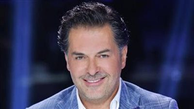 راغب علامة يواصل الغناء في حفل بلبنان رغم انقطاع الكهرباء| فيديو