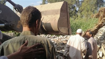 تنفيذ إزالات فورية لـ 16 حالة تعدي على الأراضي الزراعية بالمنوفية