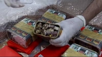 حلوى محشية مخدرات.. الشرطة تنصب كمينا لمواطن في الكويت