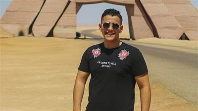 أهالي القناطر يشاركون في عزاء يوسف رمضان ضحية أتوبيس السويس