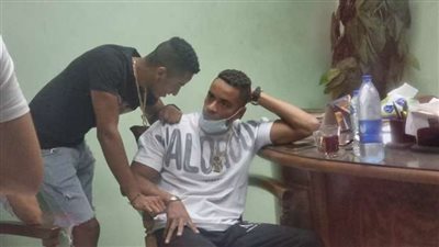 شاكوش ينفجر في أعضاء الموسيقيين بعد منعه من الغناء: حرام أنا مدبحتش العجل لوحدي | فيديو