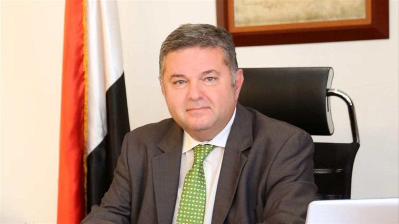 هشام توفيق وزير قطاع