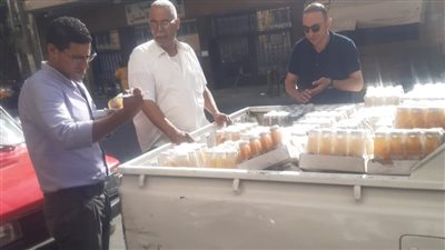 ضبط صاحب سوبر ماركت بالإسكندرية لعرضه عصائر منتهية الصلاحية للبيع