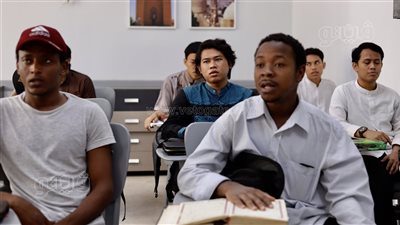 «فيتو» داخل مدرسة «الإمام الطيب» لتحفيظ القرآن للوافدين... مقررات «إلزامية» والدراسة مجانية | فيديو