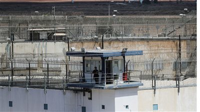 إسرائيل توسع دائرة بحثها عن أسرى سجن جلبوع