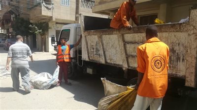 انطلاق منظومة جمع القمامة من المنازل والمحلات بنطاق حي غرب المنصورة | صور