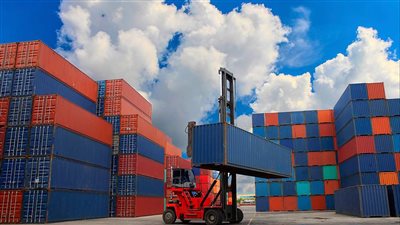 ميناء أكتوبر الجاف خطوة لتسهيل وتعزيز الصادرات المصرية