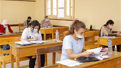 تداول أسئلة اللغة الأجنبية الأولى للثانوية العامة على جروبات الغش.. والتعليم تحقق