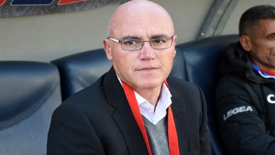 بعد اعتذار جاريدو.. المصري يتفاوض مع 3 مدربين لخلافة علي ماهر