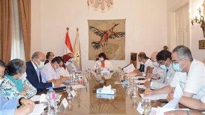 جوائز أدبية وعروض مسرحية بـ5 لغات في احتفاء الثقافة بصلاح عبد الصبور