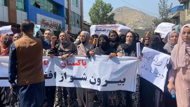 احتجاجات نسوية في