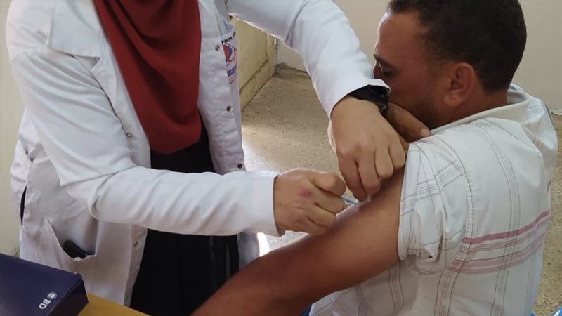  منح اللقاح بجامعة