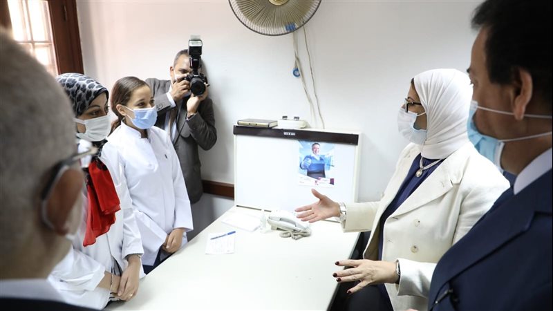 وزيرة الصحة د. هالة
