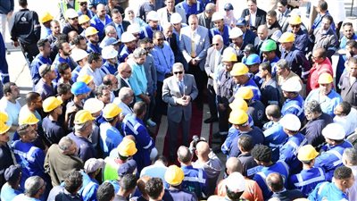 أسامة ربيع: تكريك 37 مليون متر رمال بمشروع تطوير القطاع الجنوبي لقناة السويس 