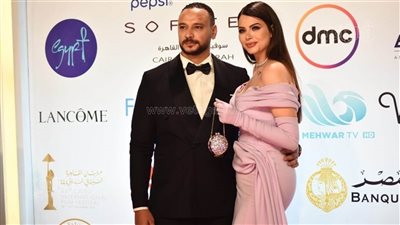 شريف عامر لـ أحمد خالد صالح: هنادي مهنا مبسوطة؟ | فيديو