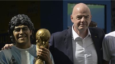رئيس الفيفا يحيي ذكرى وفاة مارادونا في قطر