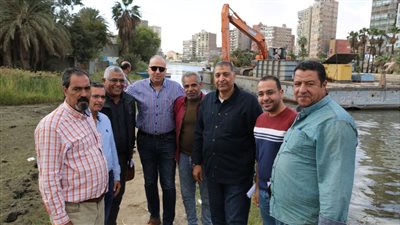 القرصاية مركز تطهير النيل من المخلفات.. جمع 10 أطنان بلاستيك شهريا من النهر.. وسويلم يشيد بالمنظومة