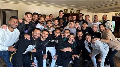 لاعبو الأهلي على مائدة غداء في منزل شوبير