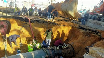 بعد إصلاح العطل.. عودة مياه الشرب لـ 17 منطقة في القاهرة | صور