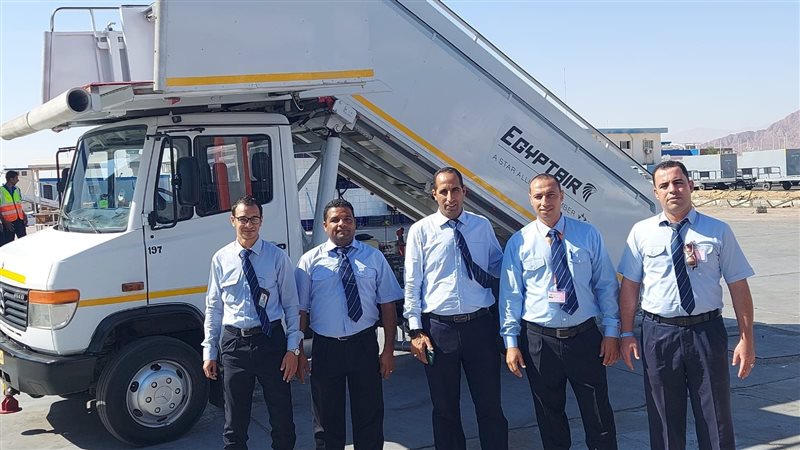 العاملين بالخدمات