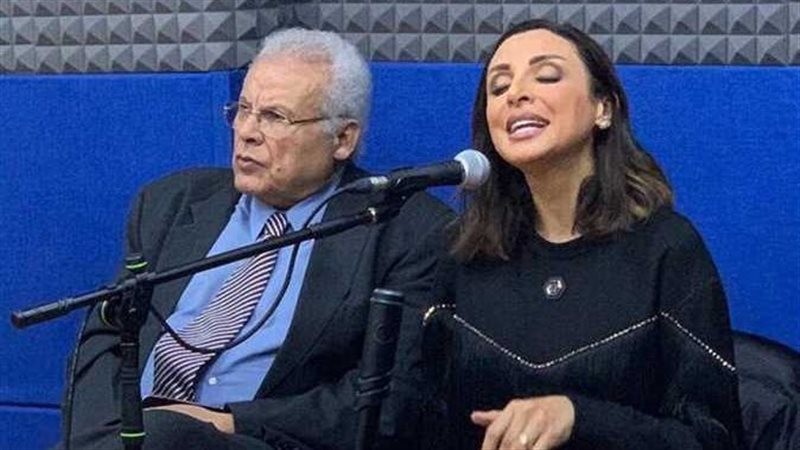 أنغام مع والدها 