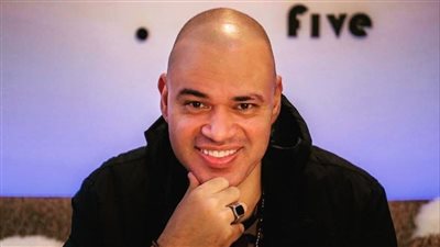 أكيد هي مش بالغباء ده .. خالد تاج الدين يعلق على اتهام منة شلبي بحيازة المخدرات