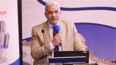 محمود صديق يشيد بجهود أقسام الكبد والجهاز الهضمي والأمراض المعدية في جامعة الأزهر 