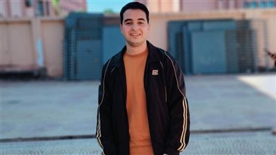 على خطى طوبار والنقشبندي.. ممدوح صاحب الصوت الذهبي في الإنشاد الديني | فيديو وصور 