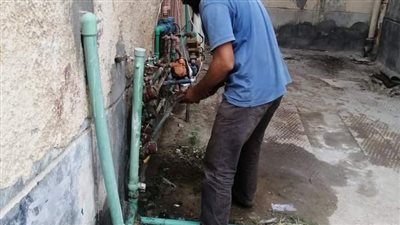 حملات لإزالة التعديات على شبكة مياه الشرب في أبوقير 