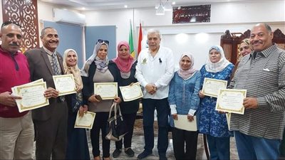 وكيل تعليم الإسماعيلية يكرم أعضاء الوحدة المنتجة| صور