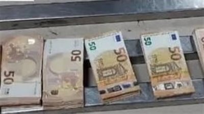 ضبط راكب حاول تهريب 58 ألف يورو و3 آلاف دولار بمطار القاهرة |صور