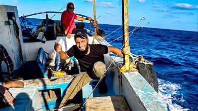 رحلة صيادي مطروح في الشتاء.. البحث عن لقمة العيش في قلب النوة | صور