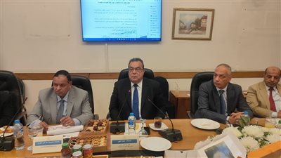 ضرائب الصناعات تناقش المشكلات المتعلقة بأعضاء الغرف الصناعية 